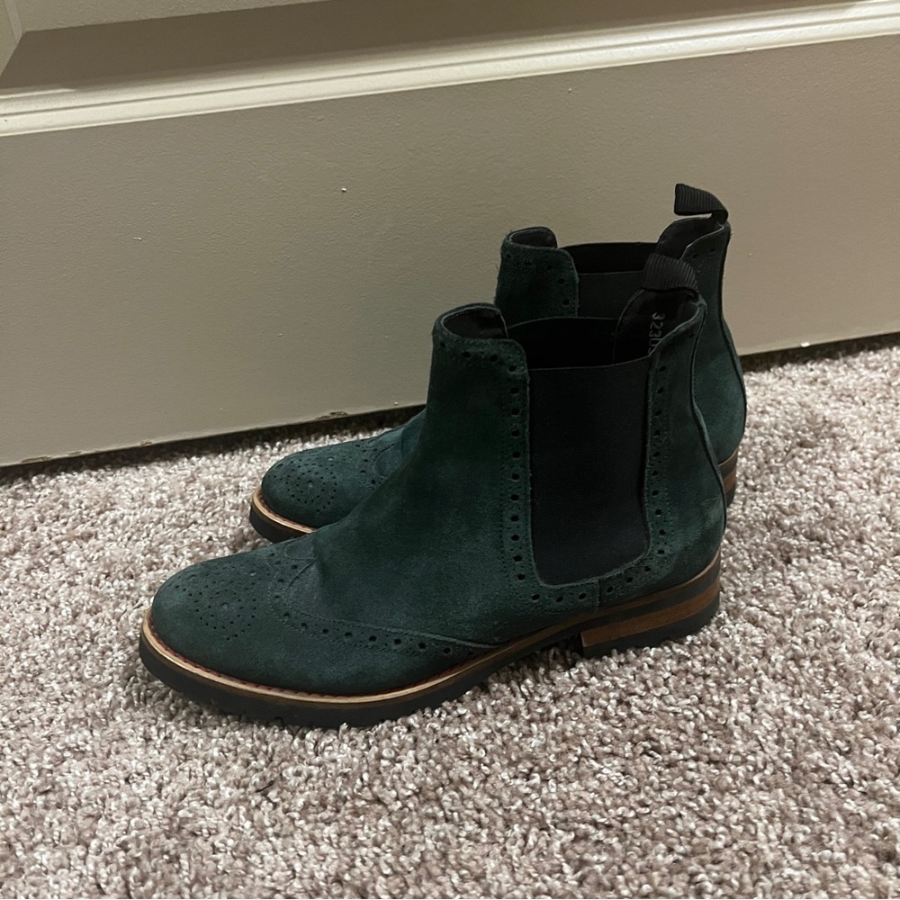 Dogma Vibrant Hunter Green Wingtip Suede Chelsea Boots size 38/ 7.5 - Picture 3 of 7